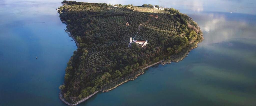 Isola Polvese Resort Castiglione del Lago Kültér fotó